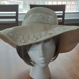 Women's floppy hat